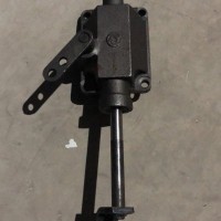 轻卡，农用车，中巴车变速箱挂挡盖/530-XLY-300