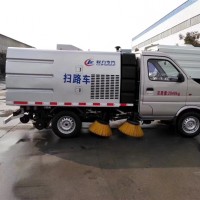 17吨东风天锦柴油洗扫车 中置四扫盘洗扫车