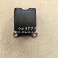 杰狮前钢板限位块/6000017550