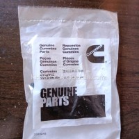 适用于康明斯发动机管夹/4899743