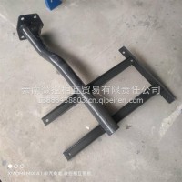 柳汽乘龙前轮左挡泥板焊合件/H51-8406050C0
