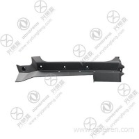 右装饰罩-保险杠（东风KH）Right decorative cover - bumper-Dongfeng KH/8406060-C7300#Y4