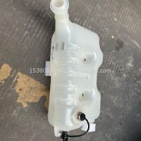 一汽解放 一汽青岛 J6 J6P J7 JH6 膨胀箱总成/1311010-2000/E