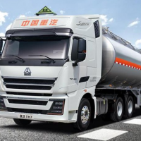 豪沃TH7危化品牵引车